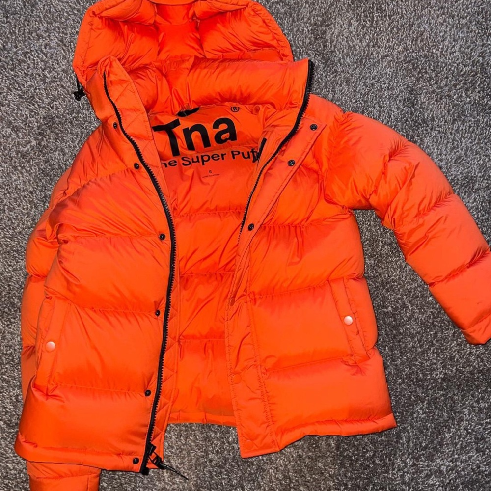 ORANGE TNA superpuff sz small